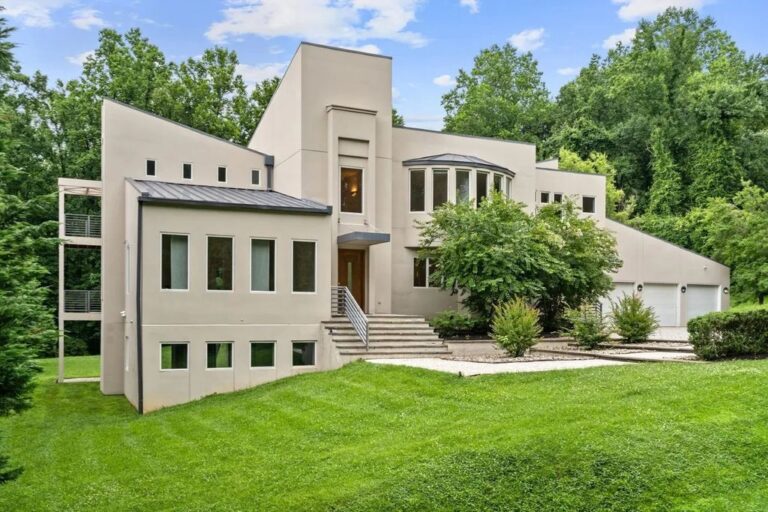 This Residence In Mclean Va Reflects Timeless Modern Architecture And