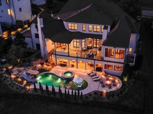 Captivating Knoxville Tennessee Estate Offering Breathtaking Mountain