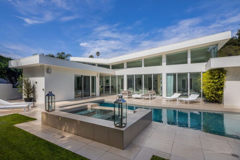 Impressive North Beverly Drive Home in  Beverly Hills, Los Angeles