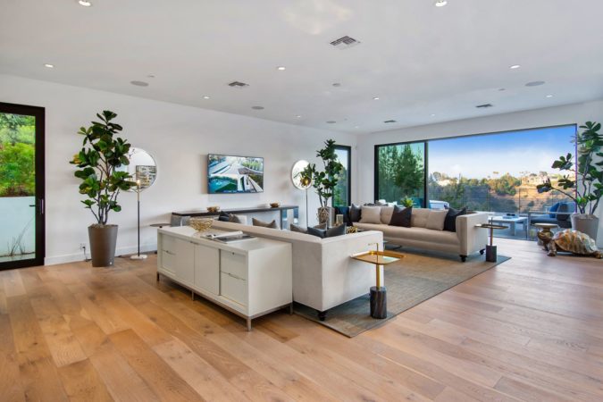 Breathtaking Views Linda Flora Drive Modern Home in Bel Air, California