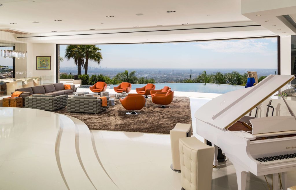 Extraordinary Modern Home in Los Angeles by Ferrugio Design & Associates, luxury houses