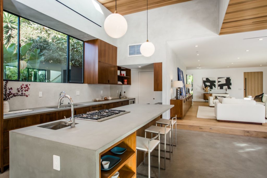 Modern Home Palms Boulevard in Venice, California by Electric Bowery
