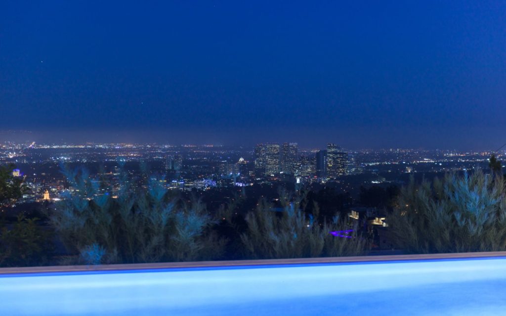 Carla Ridge Modern Masterpiece - An entertainer’s paradise in Los Angeles