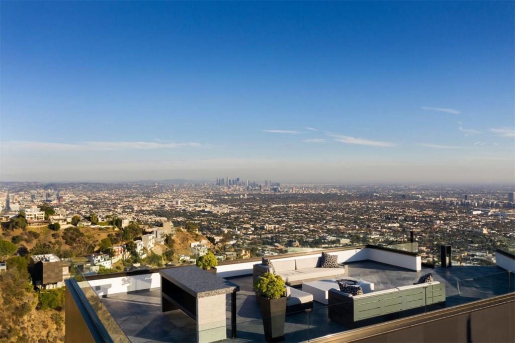 Viewmont Drive Modern Home in Los Angles by Michael Mueller, luxury houses