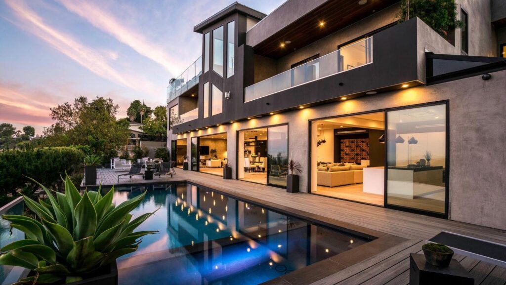 Roscomare Road Modern Home, luxury houses
