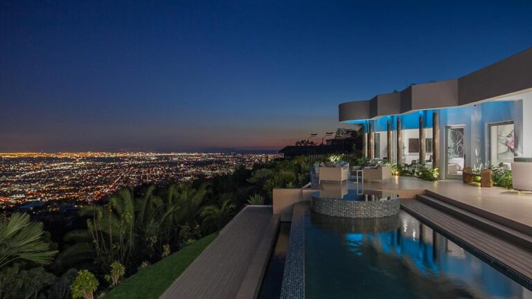 Ultra-private Martin Lane Modern Home in Los Angeles captures sweeping views