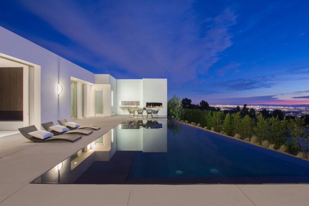 Chalette Drive Modern Home in Los Angeles, luxury houses