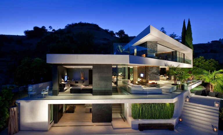 Fabulous Hollywood Hills Modern Home in Los Angeles by XTEN Architecture
