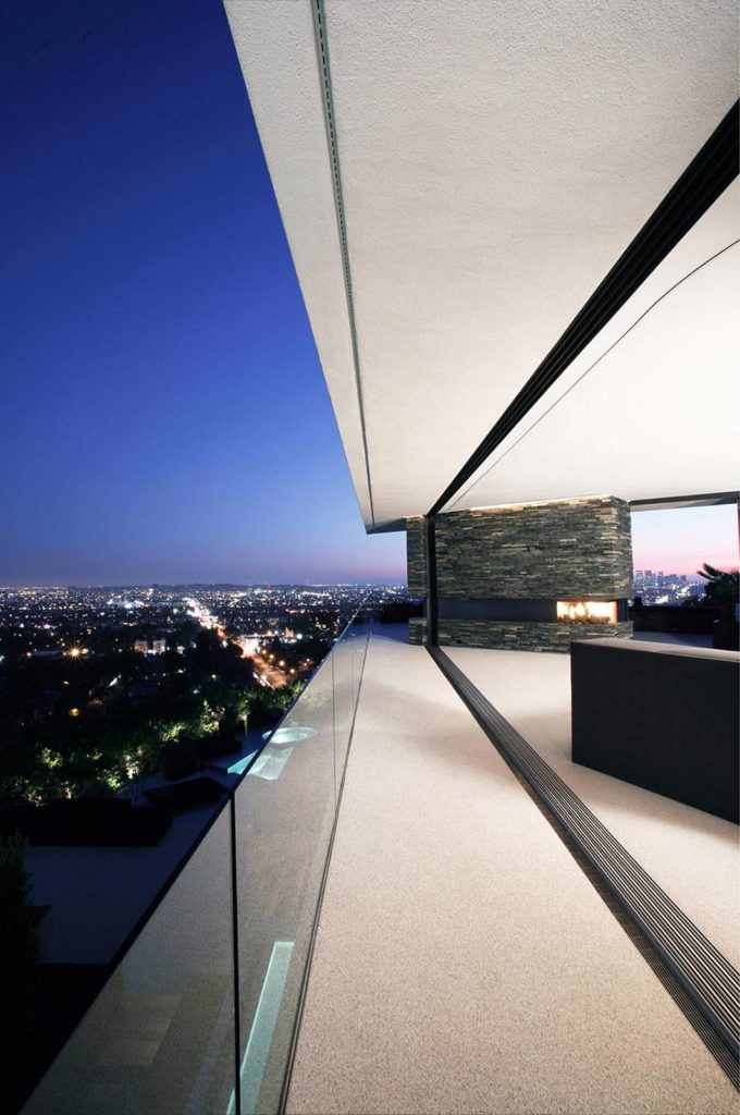 Fabulous Hollywood Hills Modern Home in Los Angeles by XTEN Architecture, luxury houses