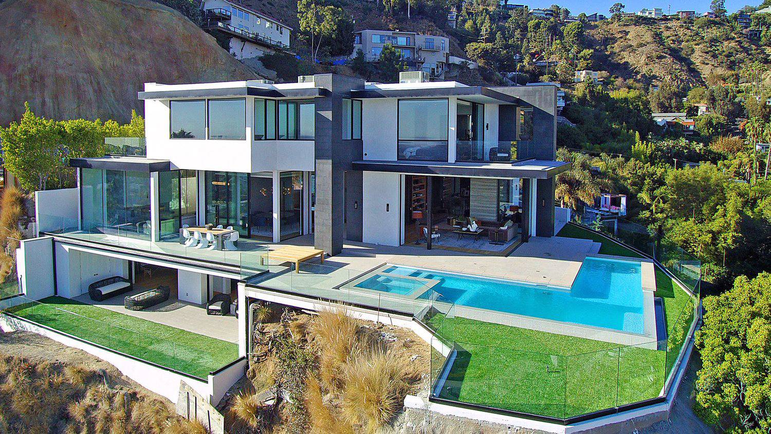 Sunset View Modern Home In Hollywood Hills By Studio Tim Campbell