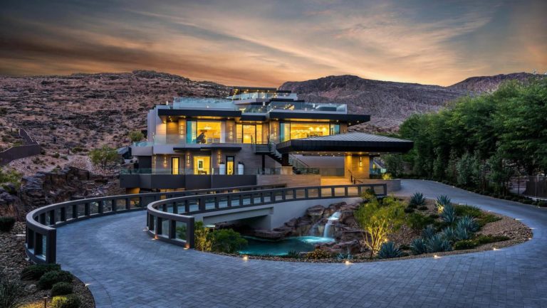 Magnificent Luxury Echo Peak Lane Modern Mansion in Las Vegas