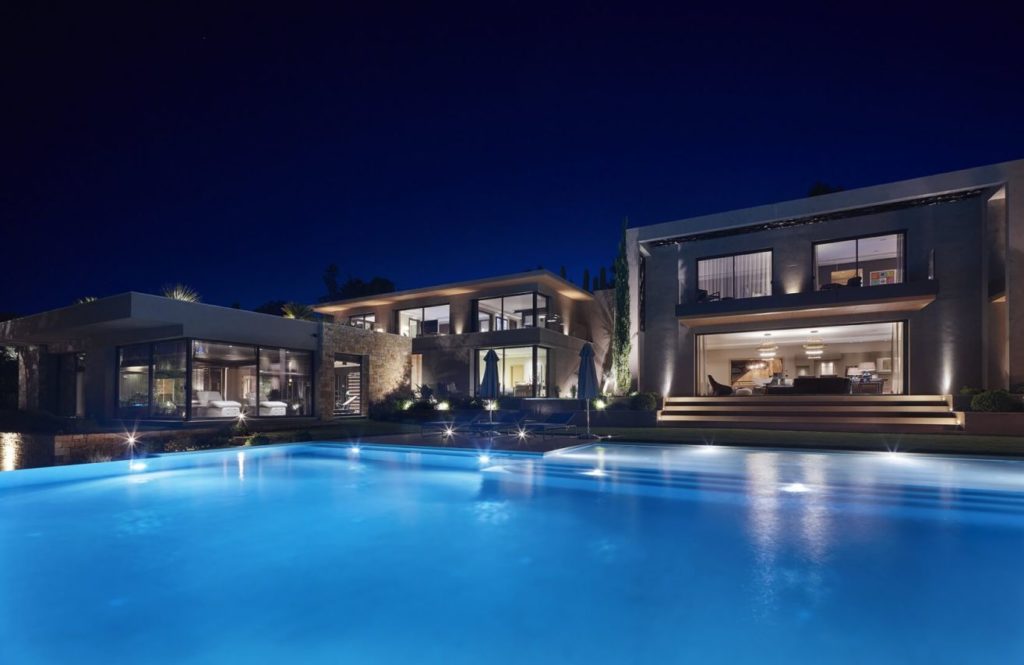 Contemporary Masterpiece in France, luxury houses