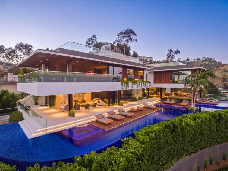 Fabulous Hillside Avenue Modern Home in Los Angeles by SAOTA