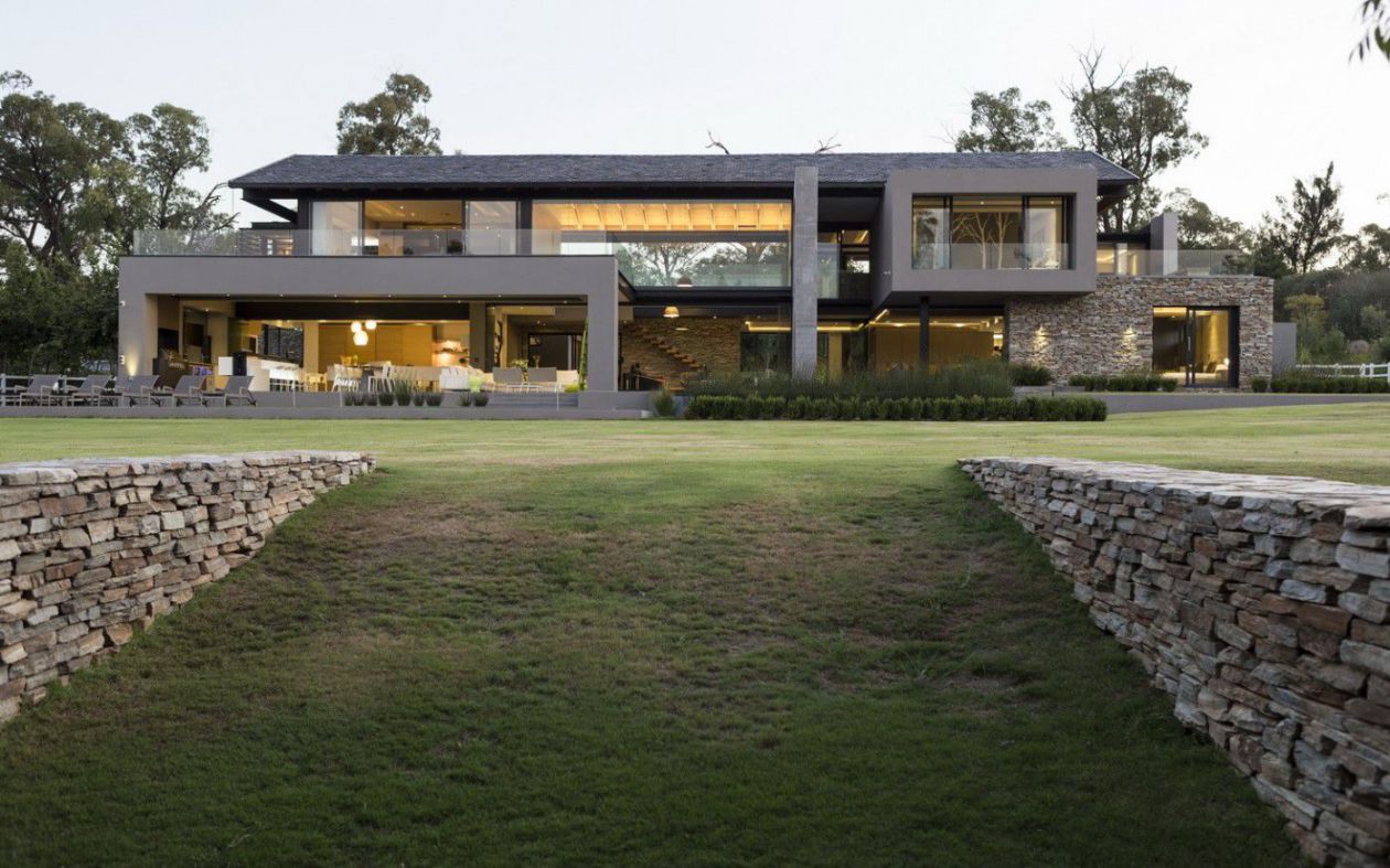 Contemporary-House-in-Blair-Athol-South-Africa-19