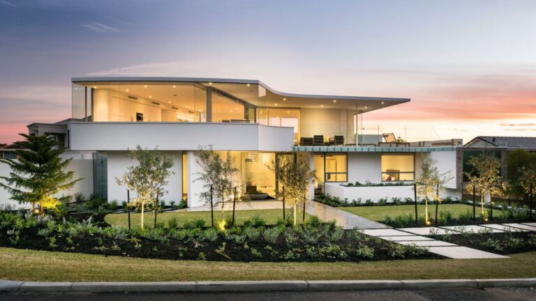 City Beach House In Perth, Australia by Cambuild & Banham Architects