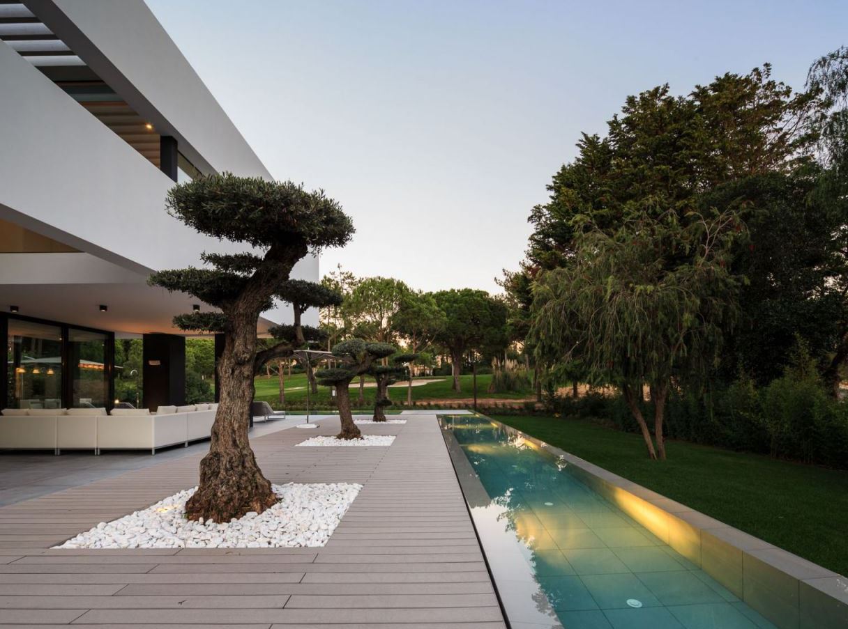 Modern-Villa-Darzi-in-Portugal-by-Arquimais-Architecture-and-Design-18