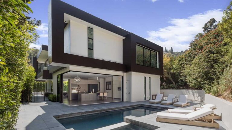 Rising Glen Modern Home – Truly unique confluence of modernity and luxury