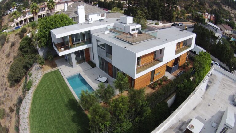 Mount Olympus Modern Home in Los Angeles