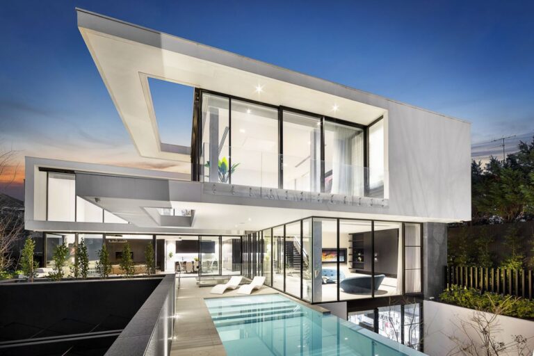 Spectacular Modern Villa in Australia by architect David Watson