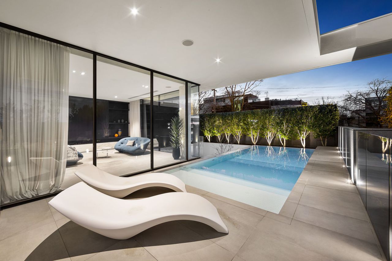 2-Myvore-Court-Toorak-VIC-3142-8