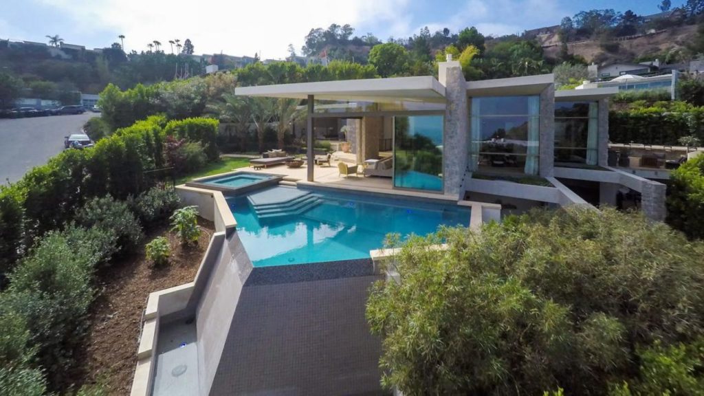 Luxury House in the Doheny Estates