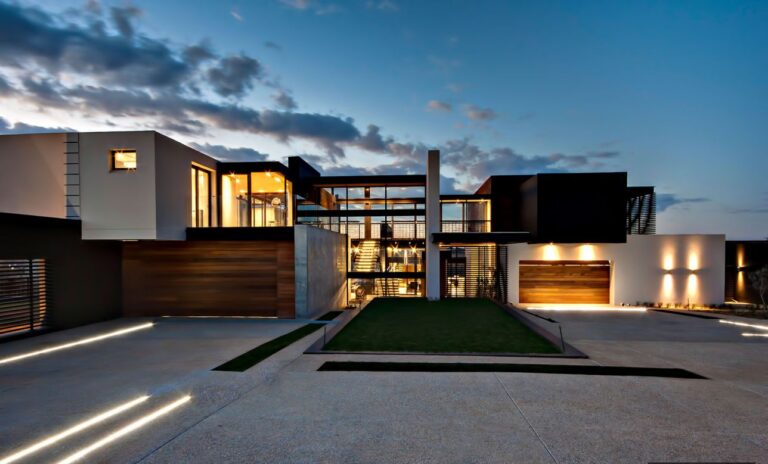 Luxury Residence Boz House in South Africa by Nico van der Meulen Architects