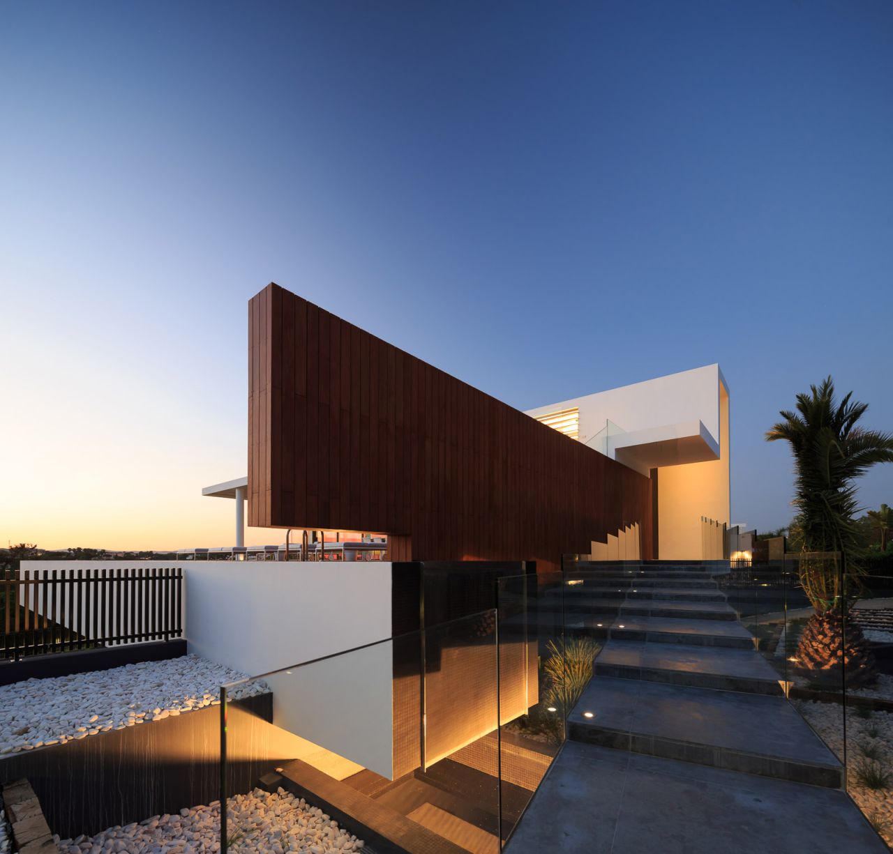 Casa-Marah-in-Portugal-by-Arquimais-Architecture-and-Design-24