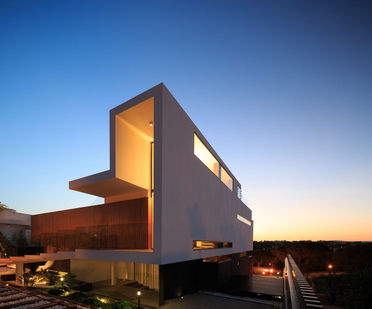 Casa-Marah-in-Portugal-by-Arquimais-Architecture-and-Design-26