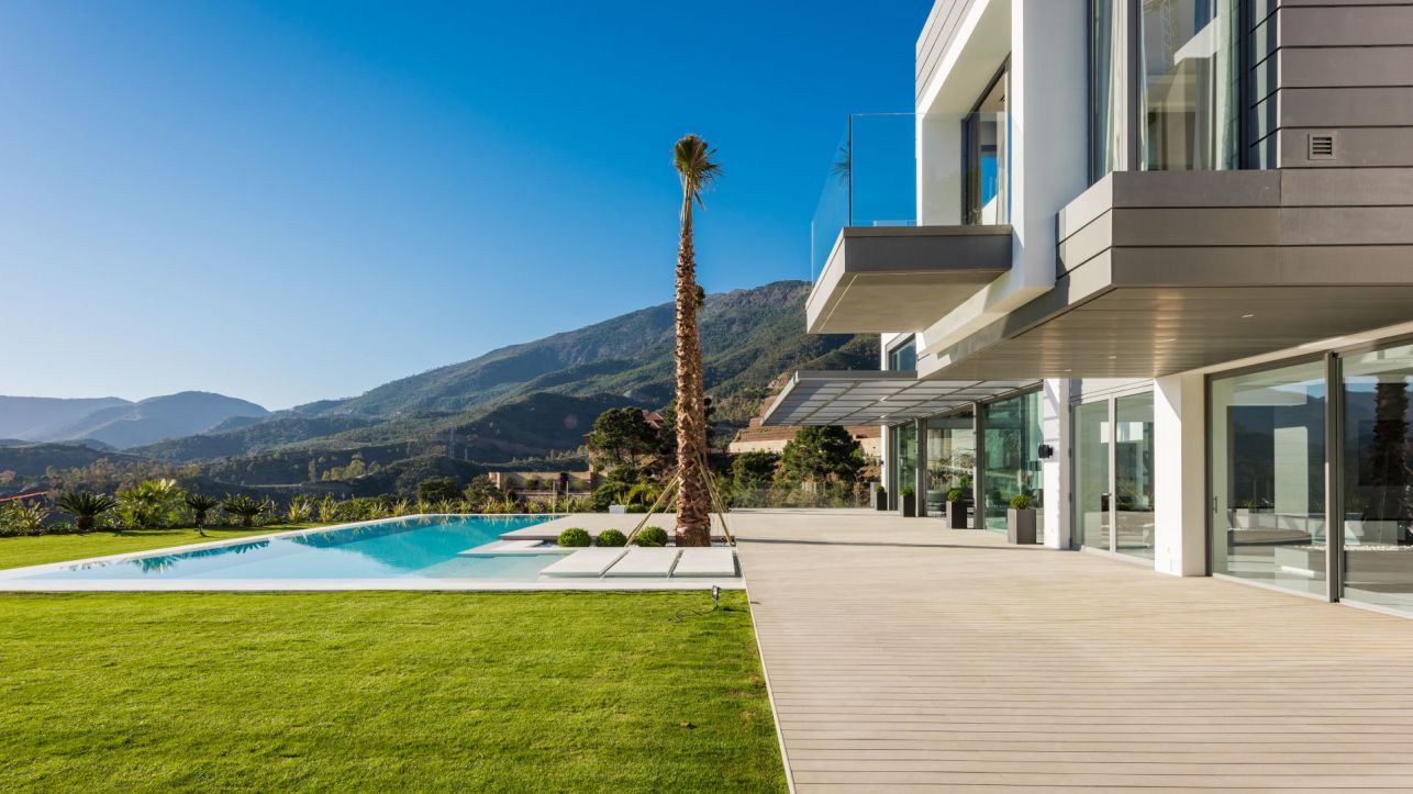 Contemporary-villa-in-Benahavis-Spain-17