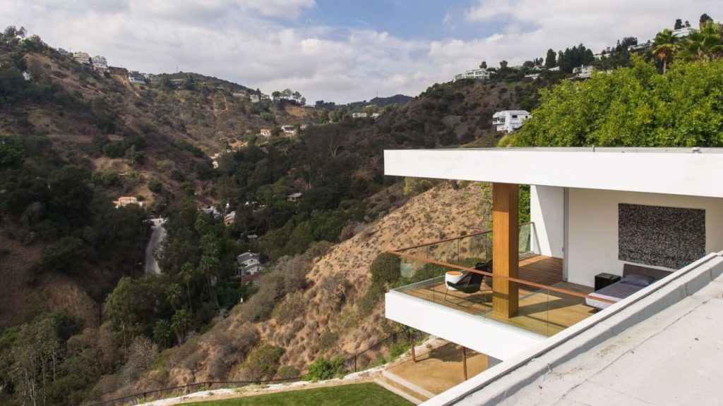 Modern Home in Los Angeles, luxury house