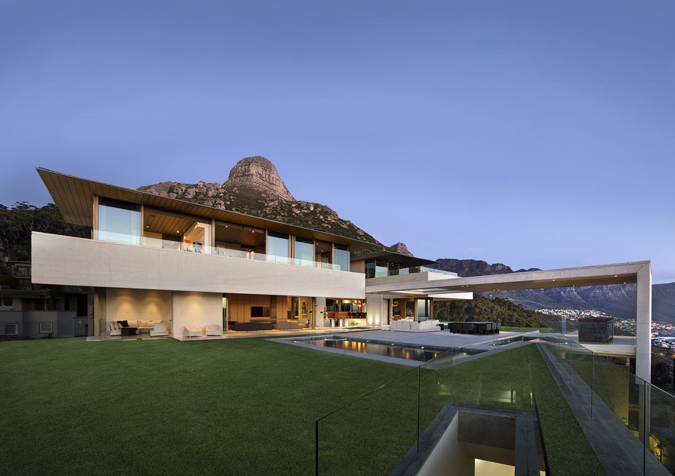 Luxury-Modern-Home-in-Cape-Town-by-SAOTA-1