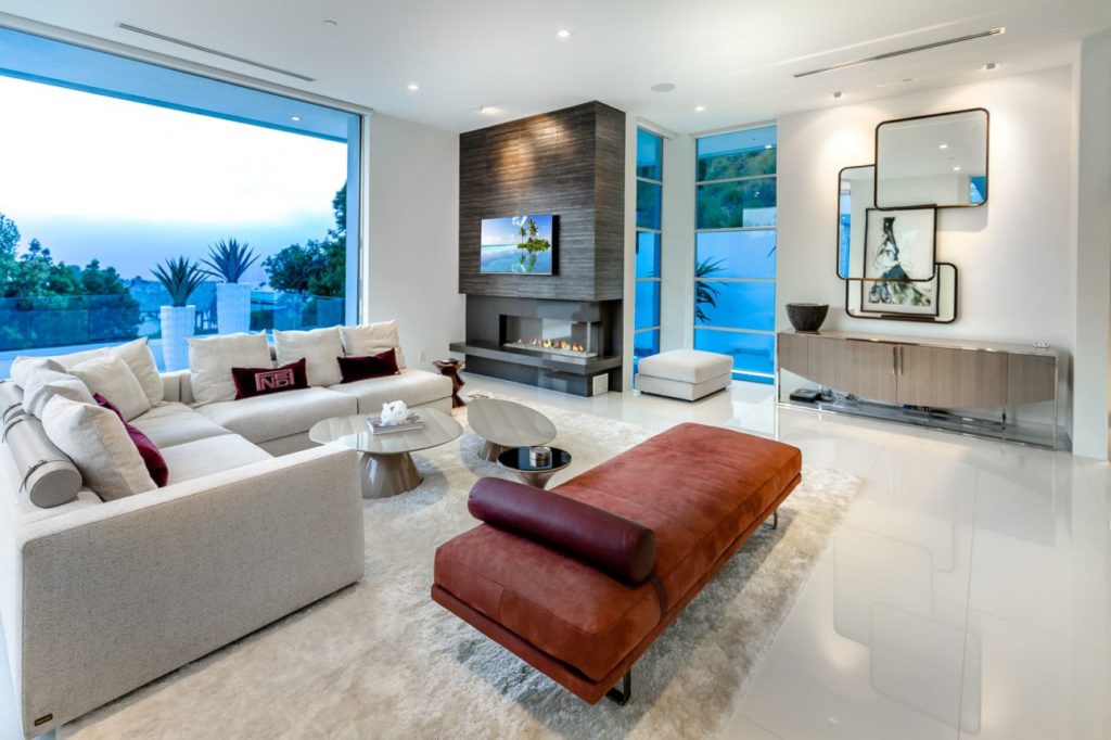 Readcrest Drive Modern Home, luxury house