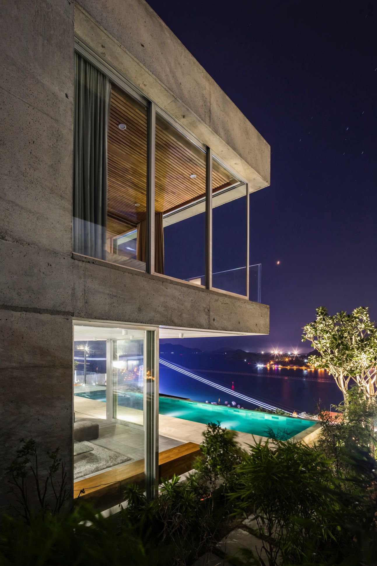 Outstanding-Coastal-Stone-House-in-Nha-Trang-Vietnam-by-MM-Architects-14