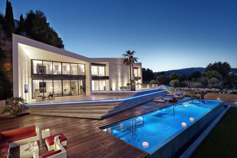 Luxury Villa in Spain – Spectacular Origami Residence