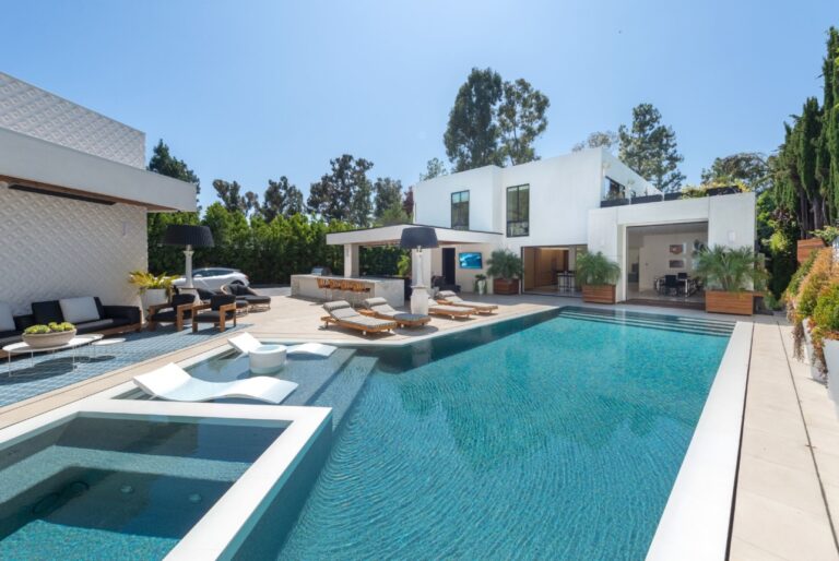 $14,500,000 for A Stunning Architectural Offers An Ultra-lux Lifestyle in Prime Beverly Hills