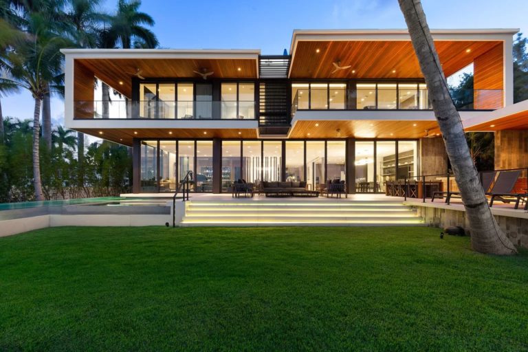 Spectacular Palm Island Modern Mansion in Miami Beach with Breathtaking Bay Views