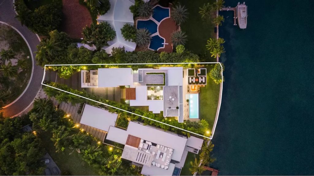 Modern Mansion on Palm Island