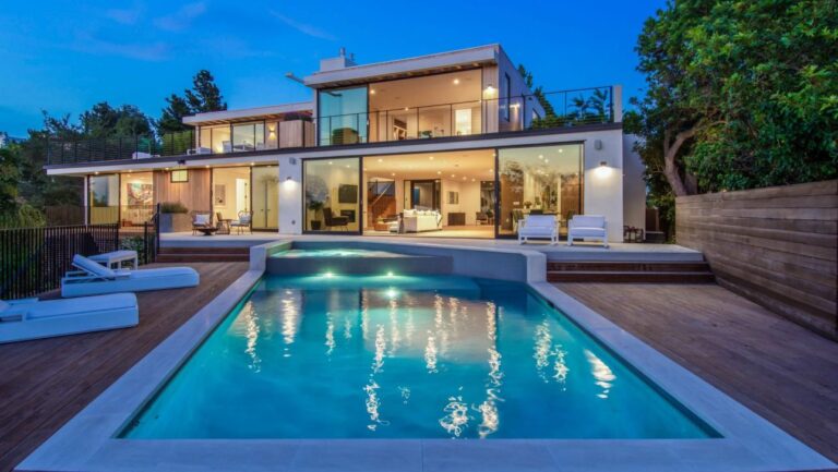 Modern Luxury Alto Cedro Drive Residence in Los Angeles