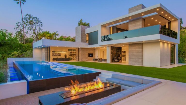 A magnificent Beverly Grove Modern Home with Breathtaking Views