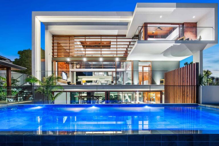Incredible Floating Water Modern Home in Australia by Chris Clout Design