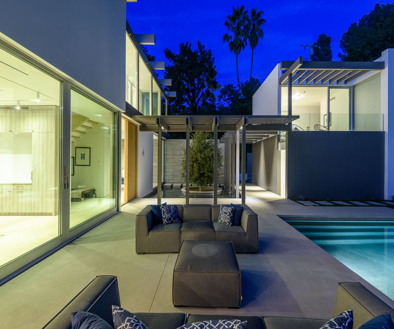 15520-Hamner-Dr-Los-Angeles-4