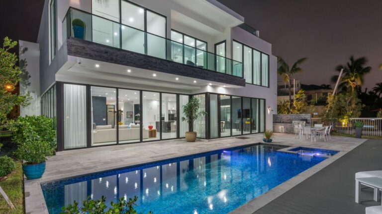 Sensational Contemporary Luxury Waterfront Home in Fort Lauderdale