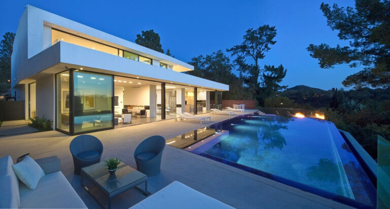 Tour of A Beverly Hills Modern Residence Designed by Domaen