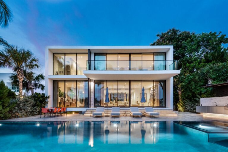 Awesome Hibiscus Island Modern House with Panoramic Views of Biscayne Bay