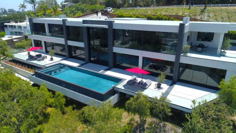 Luxurious Mulholland Drive Modern Estate Listed for $9,950,000