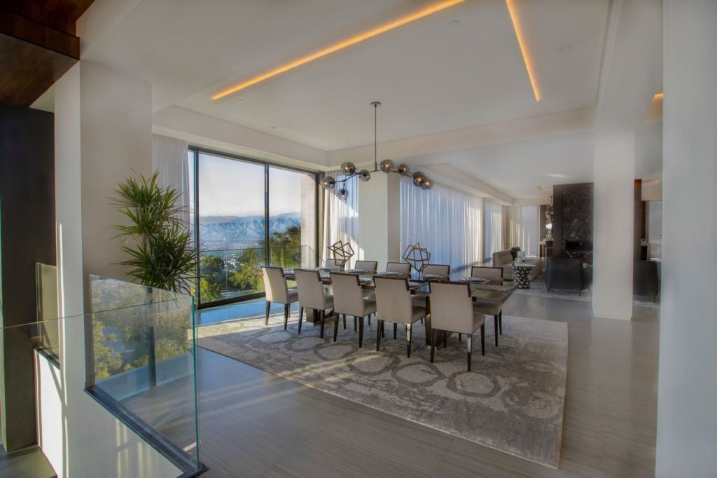 Luxurious Mulholland Drive Modern Estate Listing for