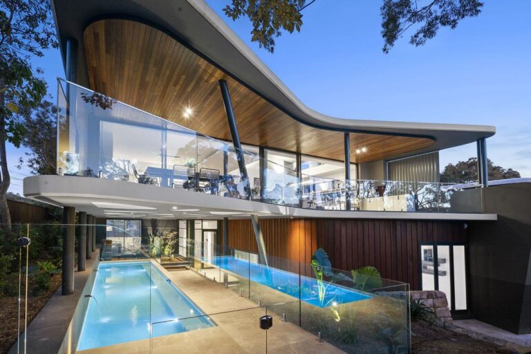 Inspirational Architectural Home in New South Wales by architect Mark Hurcum