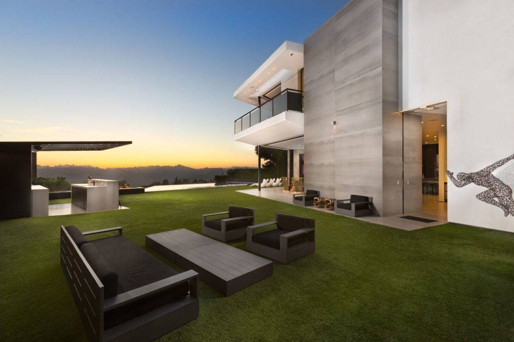 Magnificent Museum Quality Modern Home in Beverly Hills