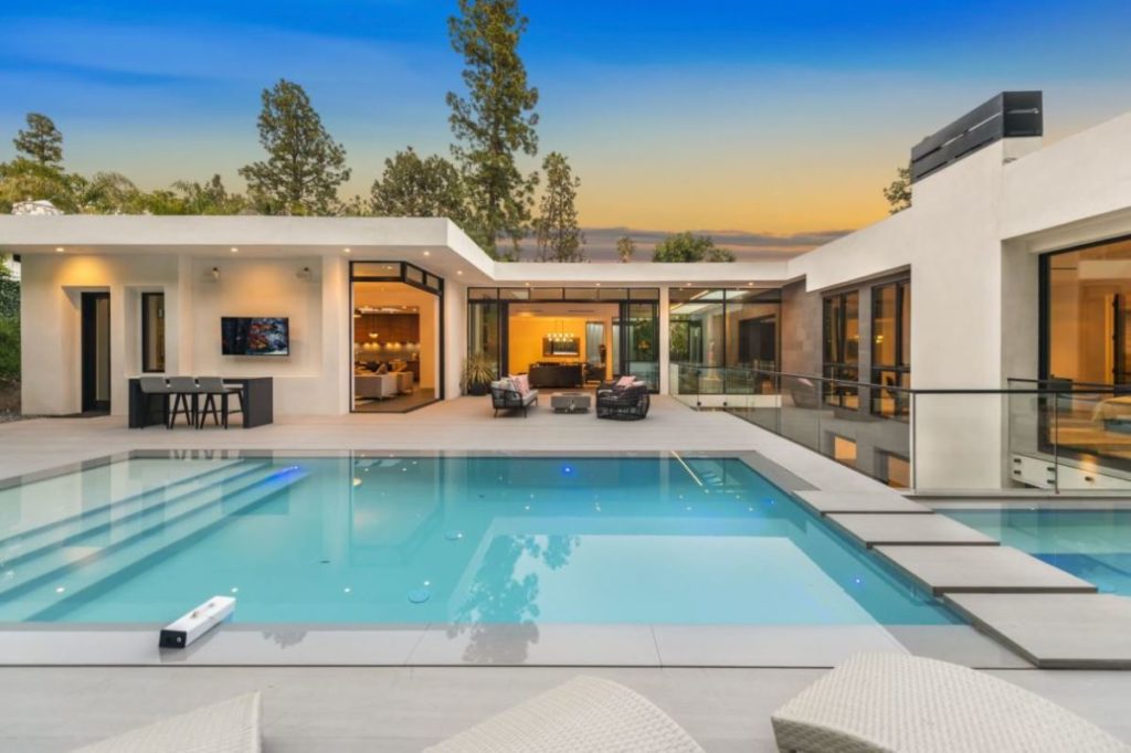 Modern Home in Beverly Hills