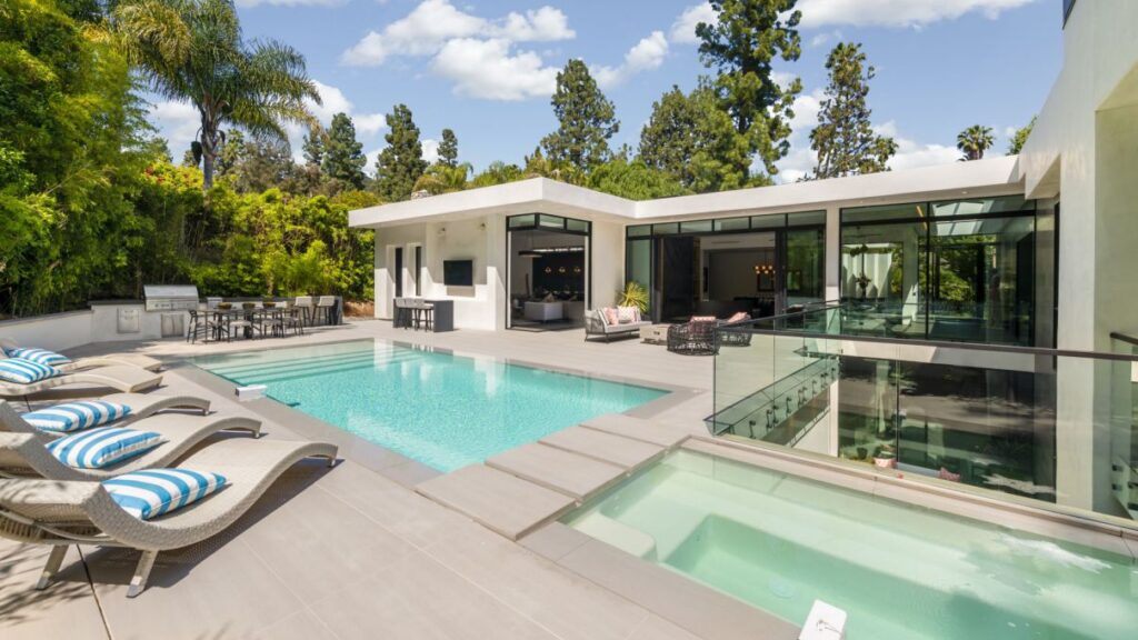 Modern Home in Beverly Hills